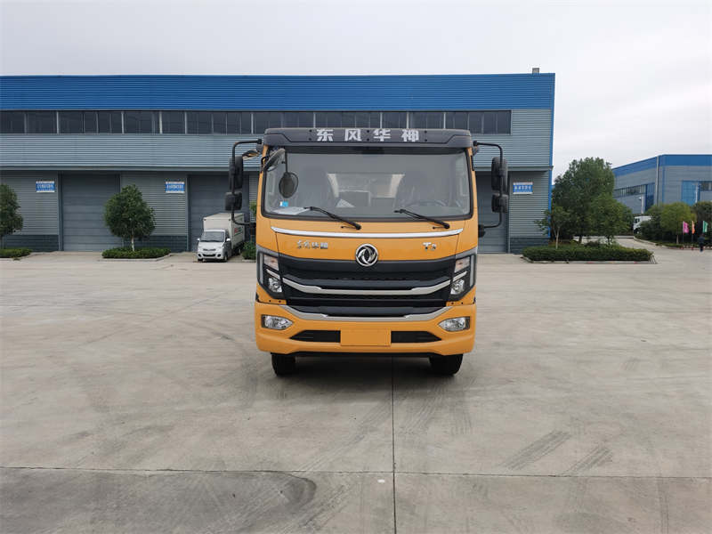 東風(fēng)華神5.65方標(biāo)準(zhǔn)型瀝青灑布車(chē)圖片2