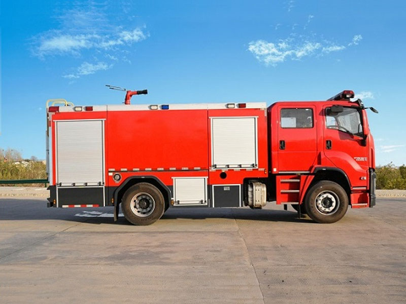 五十鈴8.4噸水罐消防車(chē)圖片4